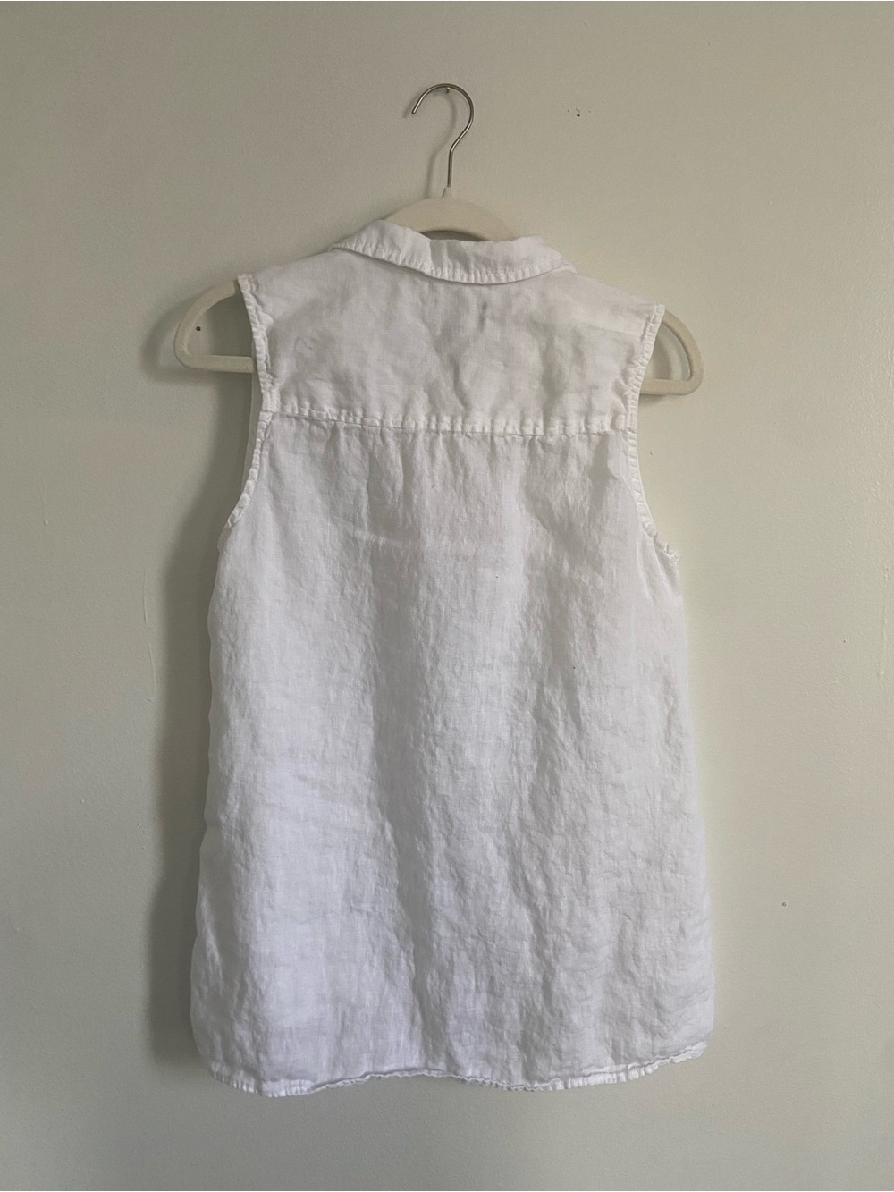 Jones & Co. White Linen Sleeveless Button-Down Shirt - Picture 2 of 3